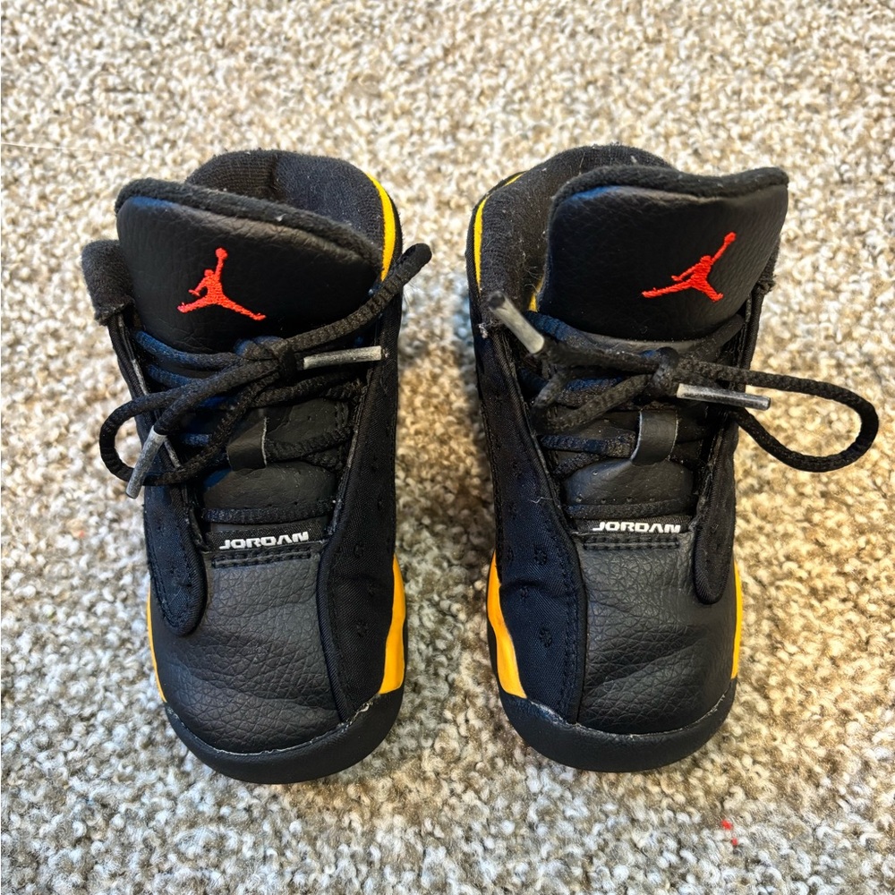 Air‎ Jordan 13 Retro Black + Yellow Kids Size 8c